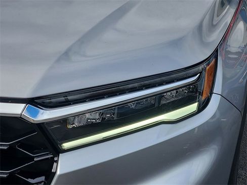 New 2025 Honda Pilot Touring image 9