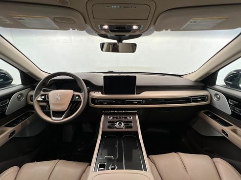 Used 2023 Lincoln Aviator Reserve w/ Equipment Group 201A AWD/4WD image 10