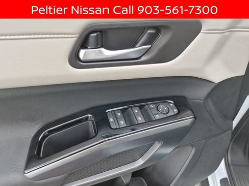 New 2026 Nissan Pathfinder SL w/ SL Premium Package FWD image 11