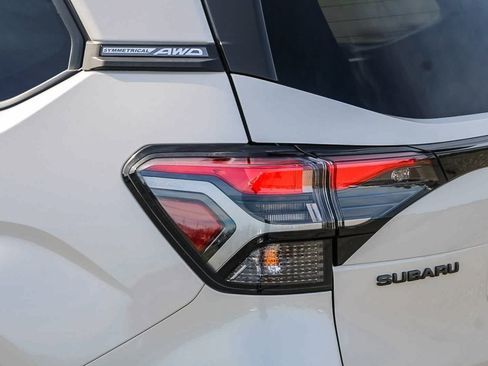 Used 2025 Subaru Forester Premium AWD/4WD image 23