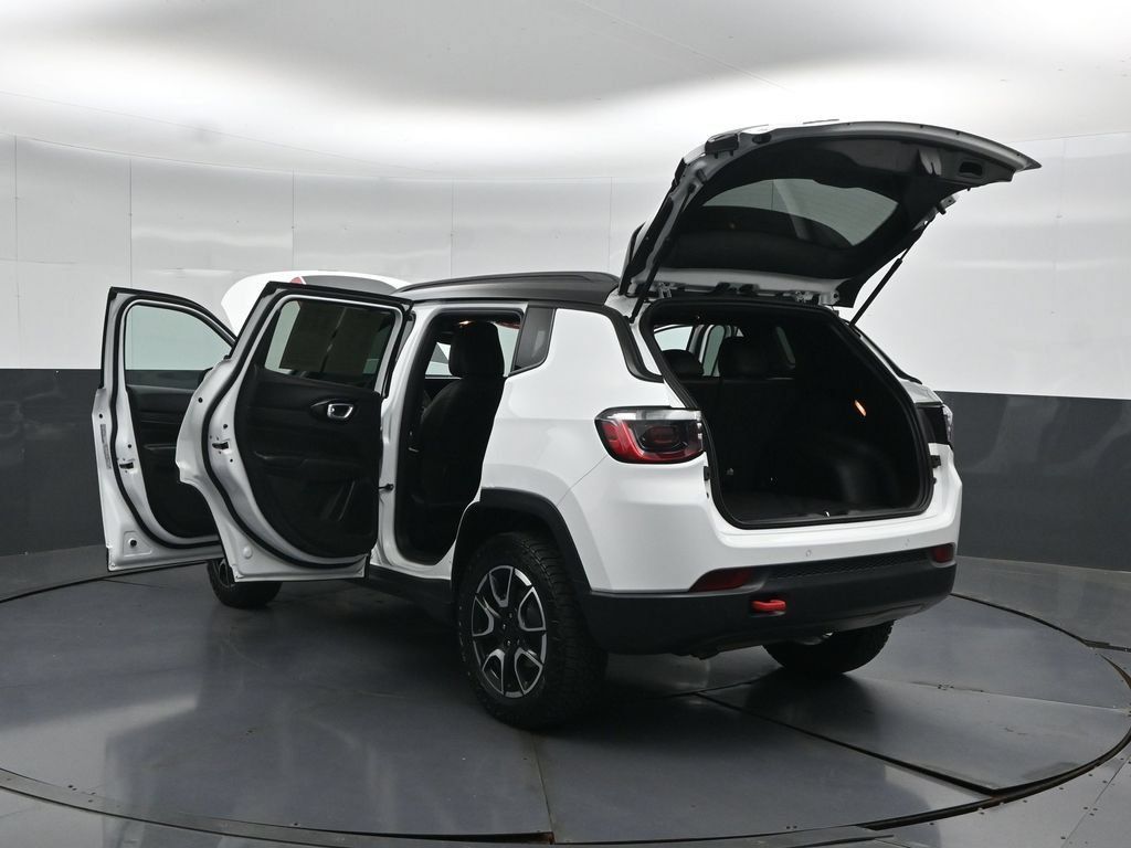 Used 2024 Jeep Compass Trailhawk AWD/4WD image 54