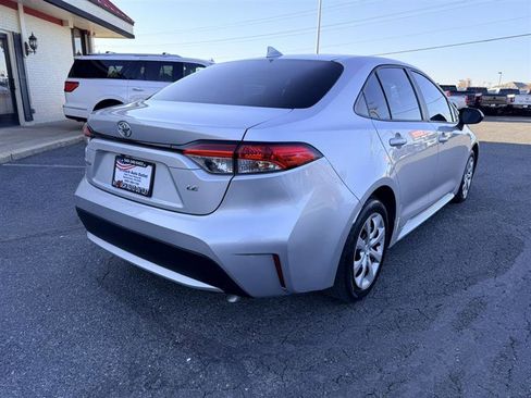 Used 2021 Toyota Corolla LE image 5