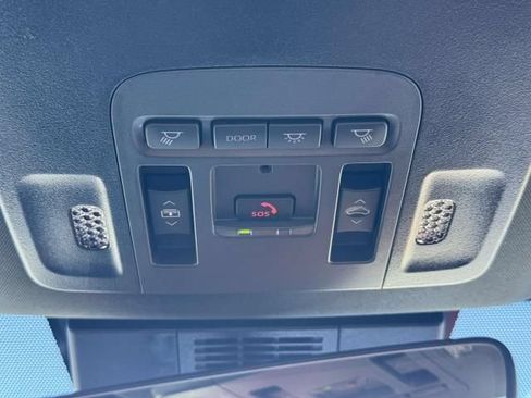 Used 2025 Toyota Camry XSE AWD/4WD image 30