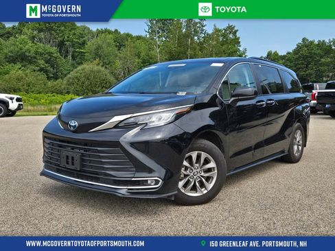 Used 2023 Toyota Sienna XLE w/ XLE Plus Package AWD/4WD image 1