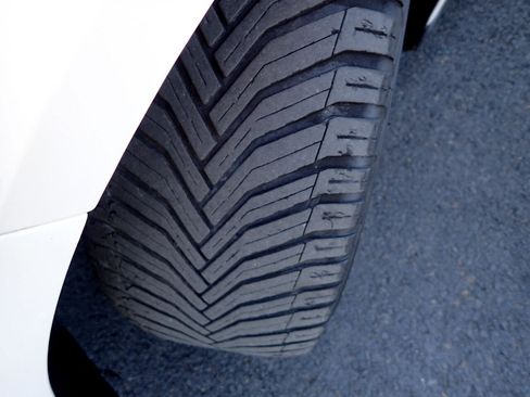 Used 2014 Ford C-MAX Energi SEL w/ Equipment Group 302A image 26