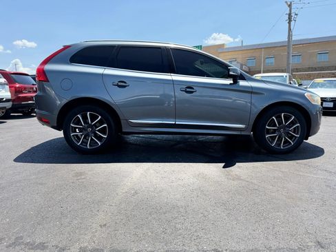 Used 2016 Volvo XC60 T6 w/ Proximity Package FWD image 2