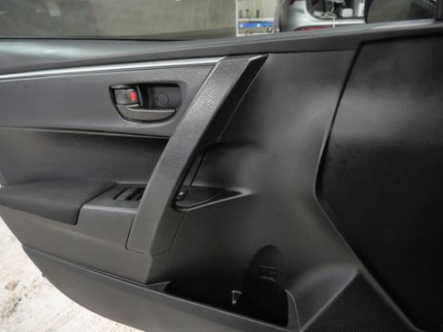 Used 2014 Toyota Corolla L image 32