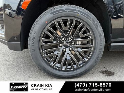 Used 2023 GMC Yukon Denali Ultimate image 36