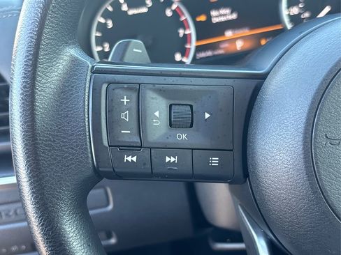 Used 2023 Nissan Rogue S image 32