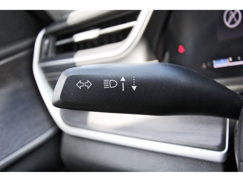 Used 2023 Jeep Grand Cherokee L Limited w/ Luxury Tech Group II RWD image 17