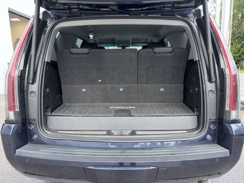 Used 2020 Cadillac Escalade 2WD image 5