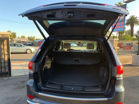 Used 2020 Jeep Grand Cherokee Summit AWD/4WD image 13