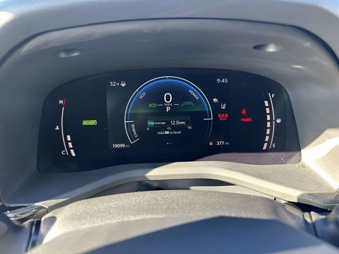 Used 2025 Toyota Camry LE image 20