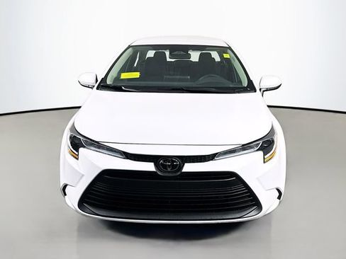 Used 2023 Toyota Corolla LE image 9