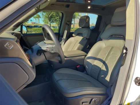 Used 2023 Rivian R1T Adventure image 16