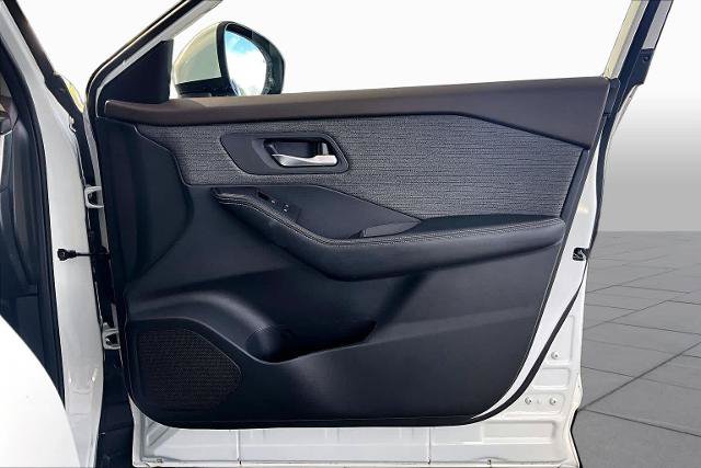 Certified 2023 Nissan Rogue SV FWD image 22