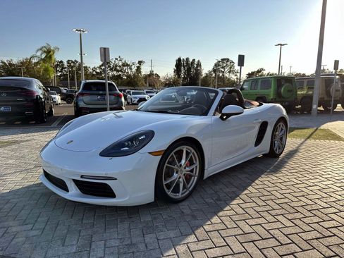 Used 2018 Porsche 718 Boxster S image 7
