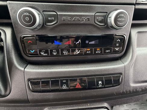 Used 2024 RAM ProMaster 2500 w/ Convenience Group FWD image 13