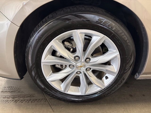 Used 2025 Chevrolet Malibu LT FWD image 7