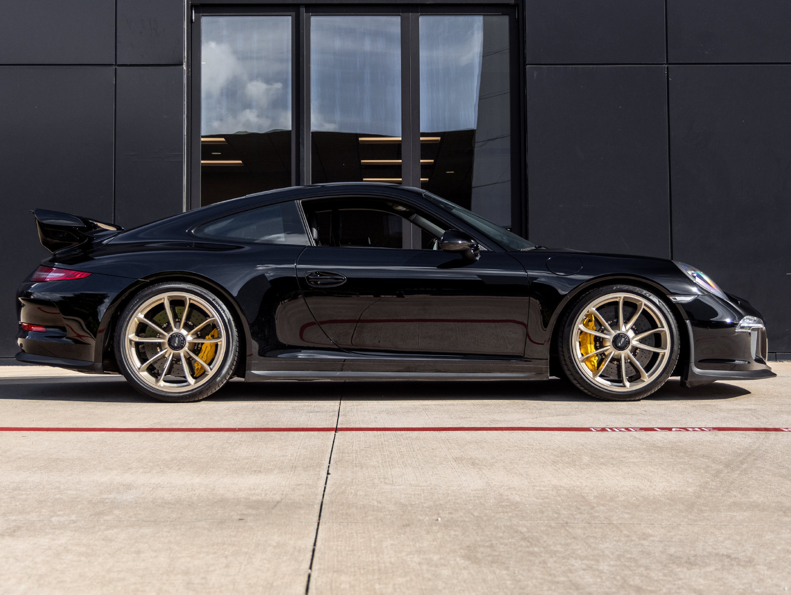 Used 2015 Porsche 911 GT3 RWD image 12