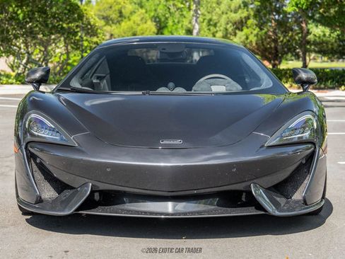 Used 2018 McLaren 570S Spider image 15