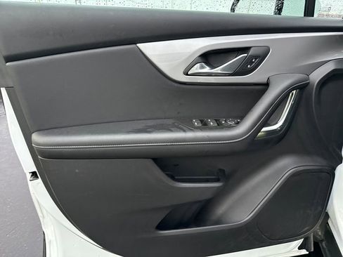 Used 2025 Chevrolet Blazer LT image 12