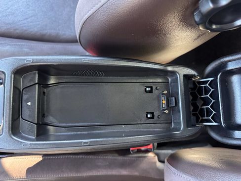 Used 2015 MINI Cooper 4-Door Hardtop FWD image 24