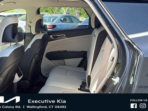 Certified 2025 Kia Sportage EX AWD/4WD image 22