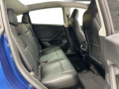 Certified 2023 Tesla Model Y Long Range AWD/4WD image 11