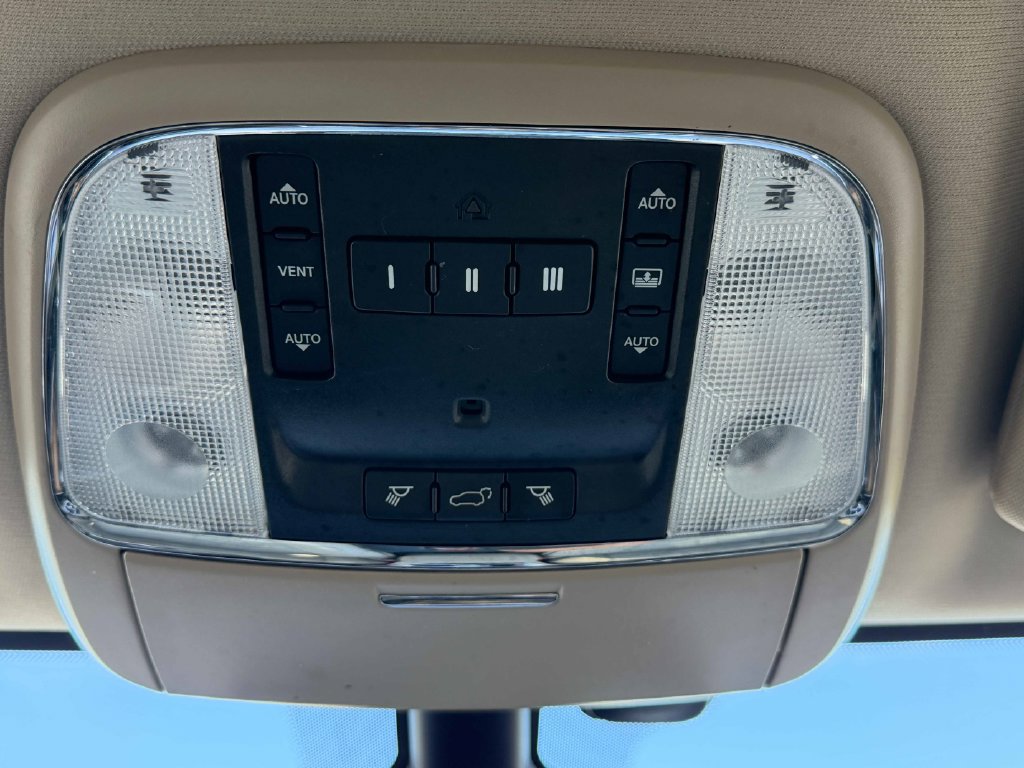 Used 2017 Jeep Grand Cherokee Overland AWD/4WD image 39