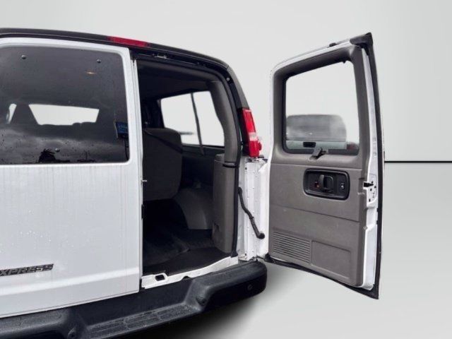 Used 2023 Chevrolet Express 3500 LS RWD image 28
