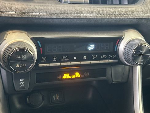 Certified 2025 Toyota RAV4 LE image 21