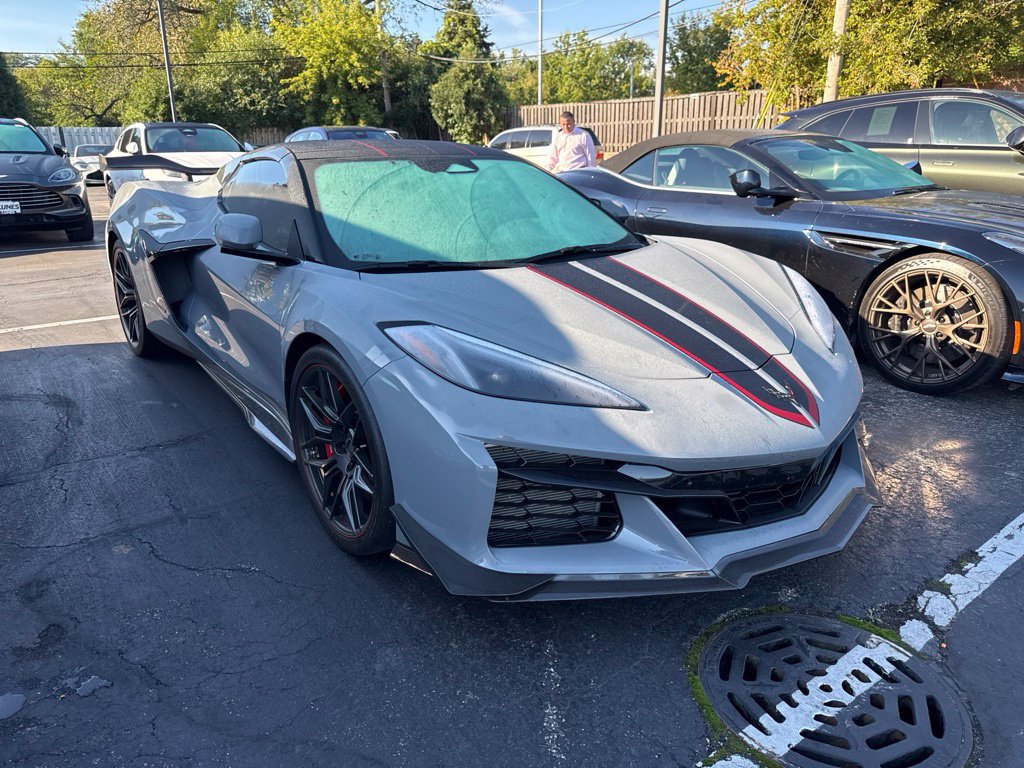 Used 2025 Chevrolet Corvette Z06 w/ Z07 Performance Package RWD image 1