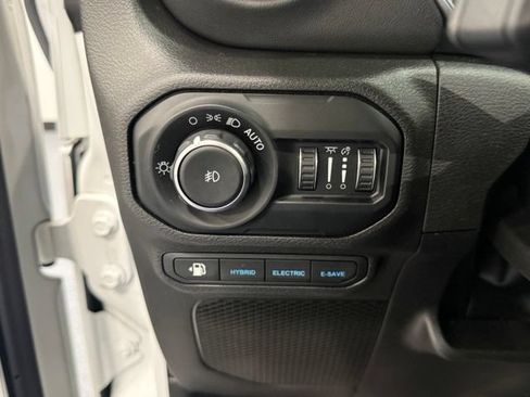 Used 2021 Jeep Wrangler Unlimited Sahara w/ Cold Weather Group AWD/4WD image 15