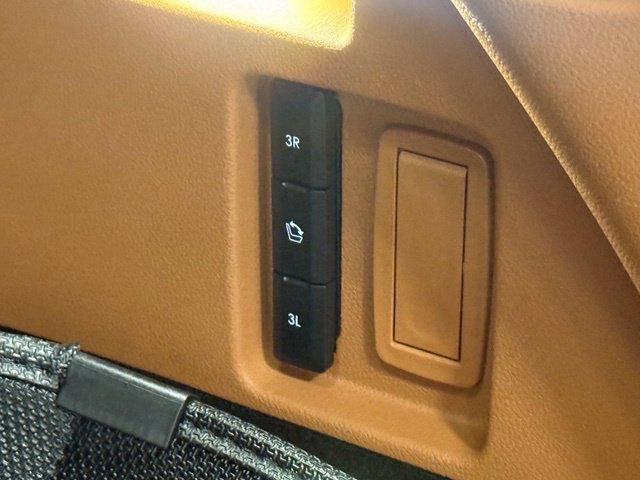 Used 2023 Lincoln Aviator Black Label AWD/4WD image 40