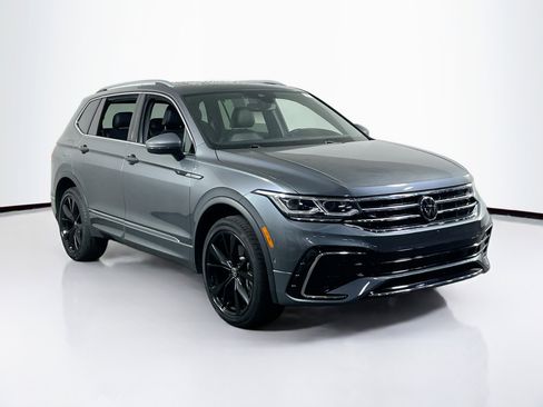 Used 2022 Volkswagen Tiguan SEL R-Line image 3