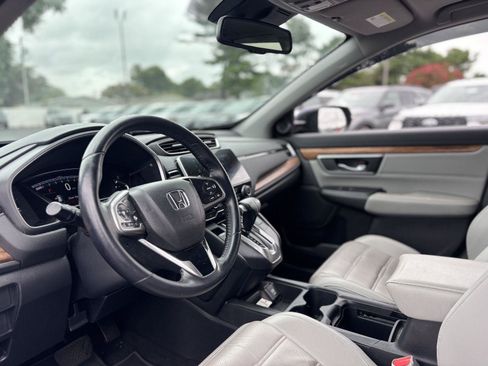 Used 2018 Honda CR-V Touring image 10