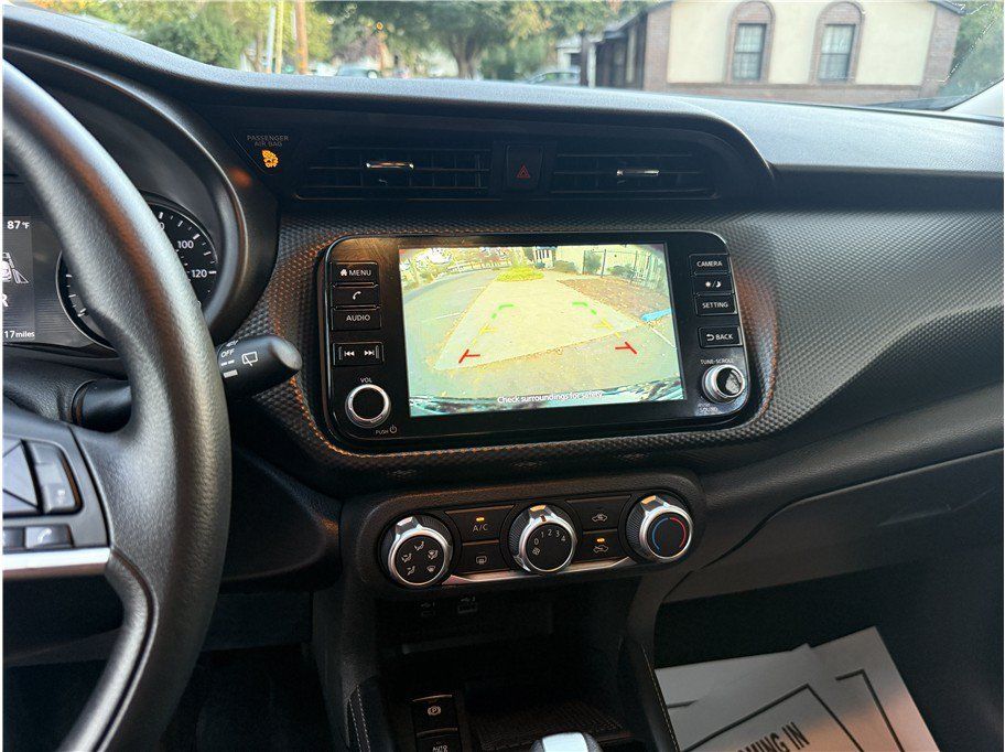 Used 2023 Nissan Kicks SV FWD image 9