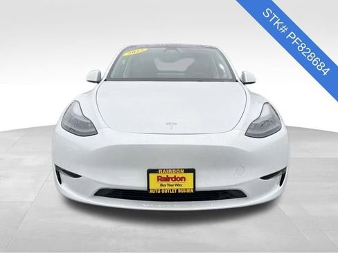 Used 2023 Tesla Model Y Long Range image 2
