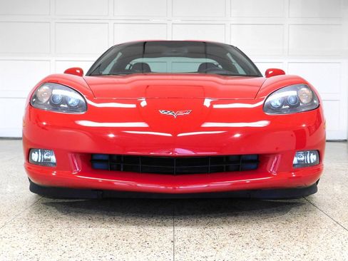 Used 2006 Chevrolet Corvette Coupe w/ Preferred Equipment Group RWD image 2