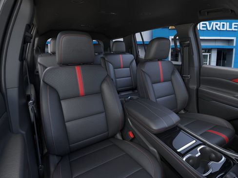 New 2026 Chevrolet Traverse RS w/ LPO, Floor Liner Package image 16