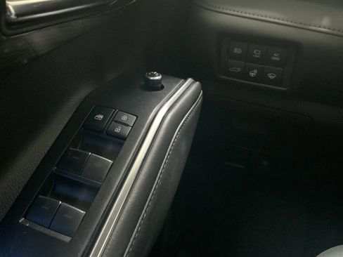 Used 2020 Toyota Highlander Platinum image 31