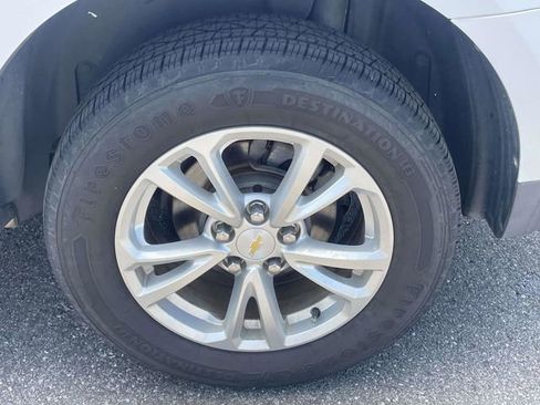 Used 2017 Chevrolet Equinox LT w/ Convenience Package FWD image 11