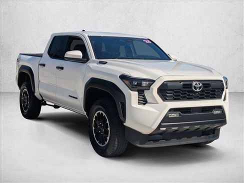 Used 2025 Toyota Tacoma TRD Off-Road image 3