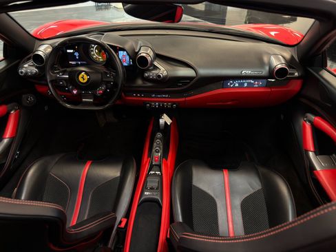 Used 2021 Ferrari F8 Tributo RWD image 27