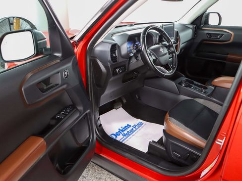 Used 2023 Ford Bronco Sport Outer Banks w/ Tech Package image 3