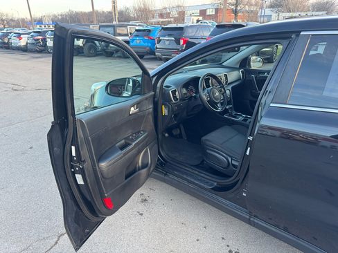 Used 2017 Kia Sportage LX image 13