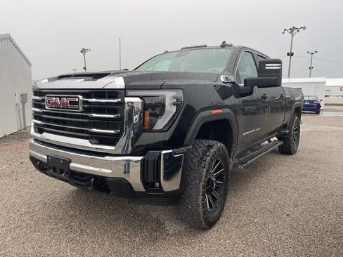 Used 2025 GMC Sierra 2500 SLE w/ SLE Value Package; AWD/4WD image 2