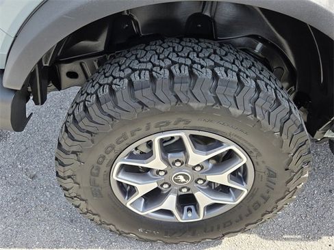 Used 2024 Ford Bronco Badlands image 19