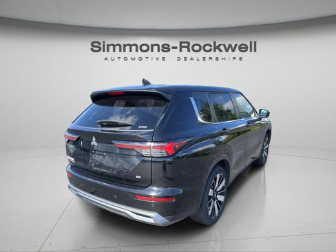 Used 2025 Mitsubishi Outlander SE AWD/4WD image 5